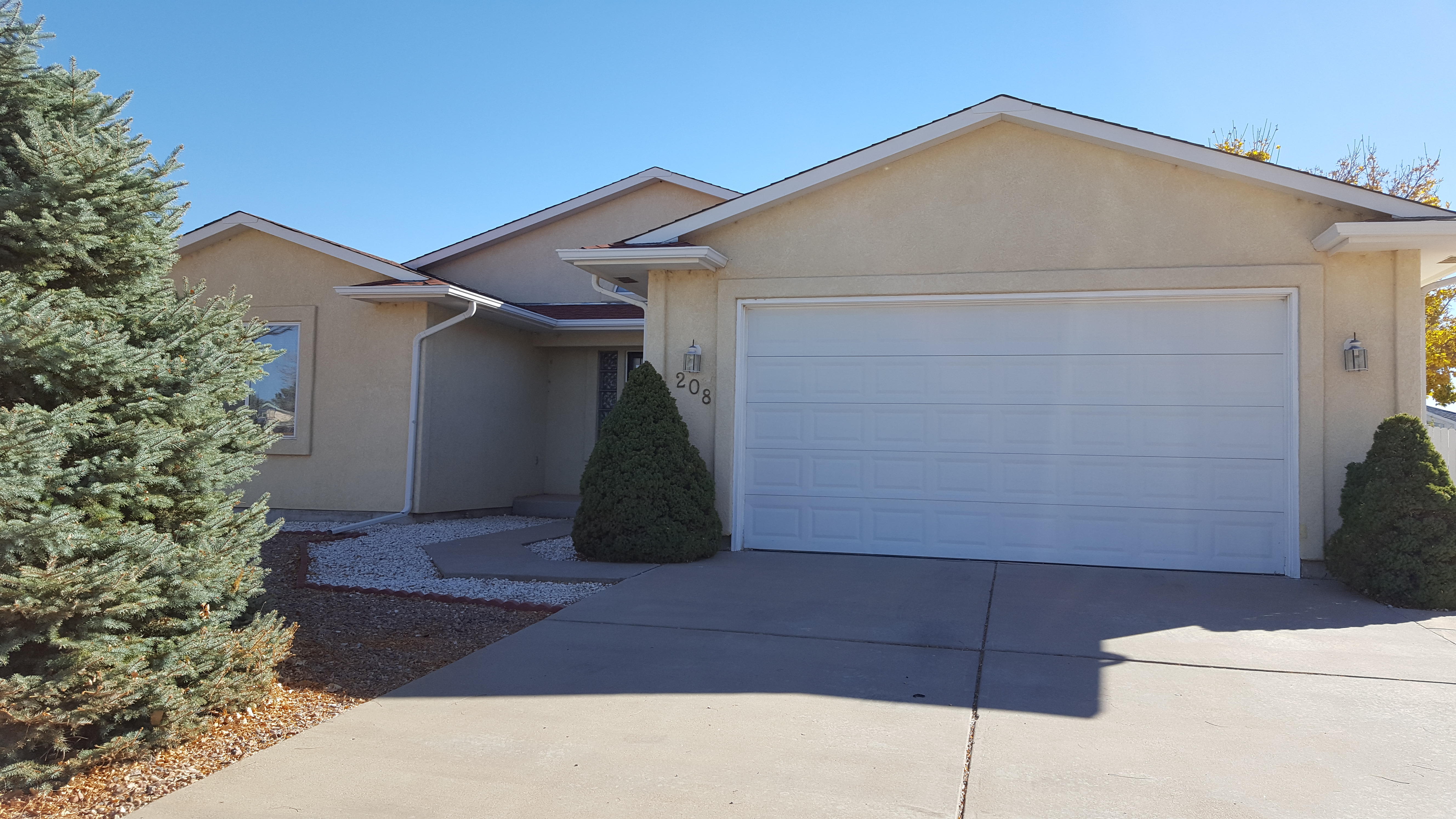 208 S Circle Dr, Pueblo West CO  81007